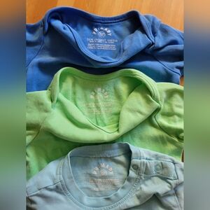 Primary - Organic Cotton Bundle - blueberry & clover onesies and lagoon baby tee